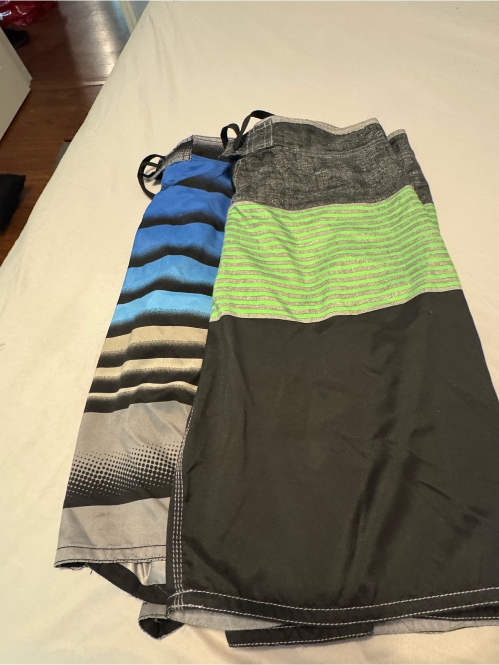Pair of Striped Swim Trunks Distortion Board Shorts Bundle 2 Pairs Men’s Sz L